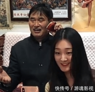 星光大道農(nóng)村選手現(xiàn)狀：朱之文捧兒媳、草帽姐炫富，阿寶穿女裝