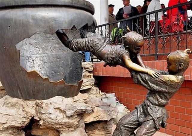 下场|司马光砸缸的故事大家都听过,那被救下来的那个人最后下场如何?