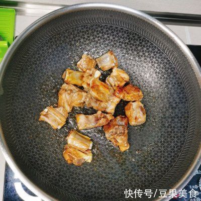 土豆排骨|#巨下饭的家常菜#酱香土豆炖排骨