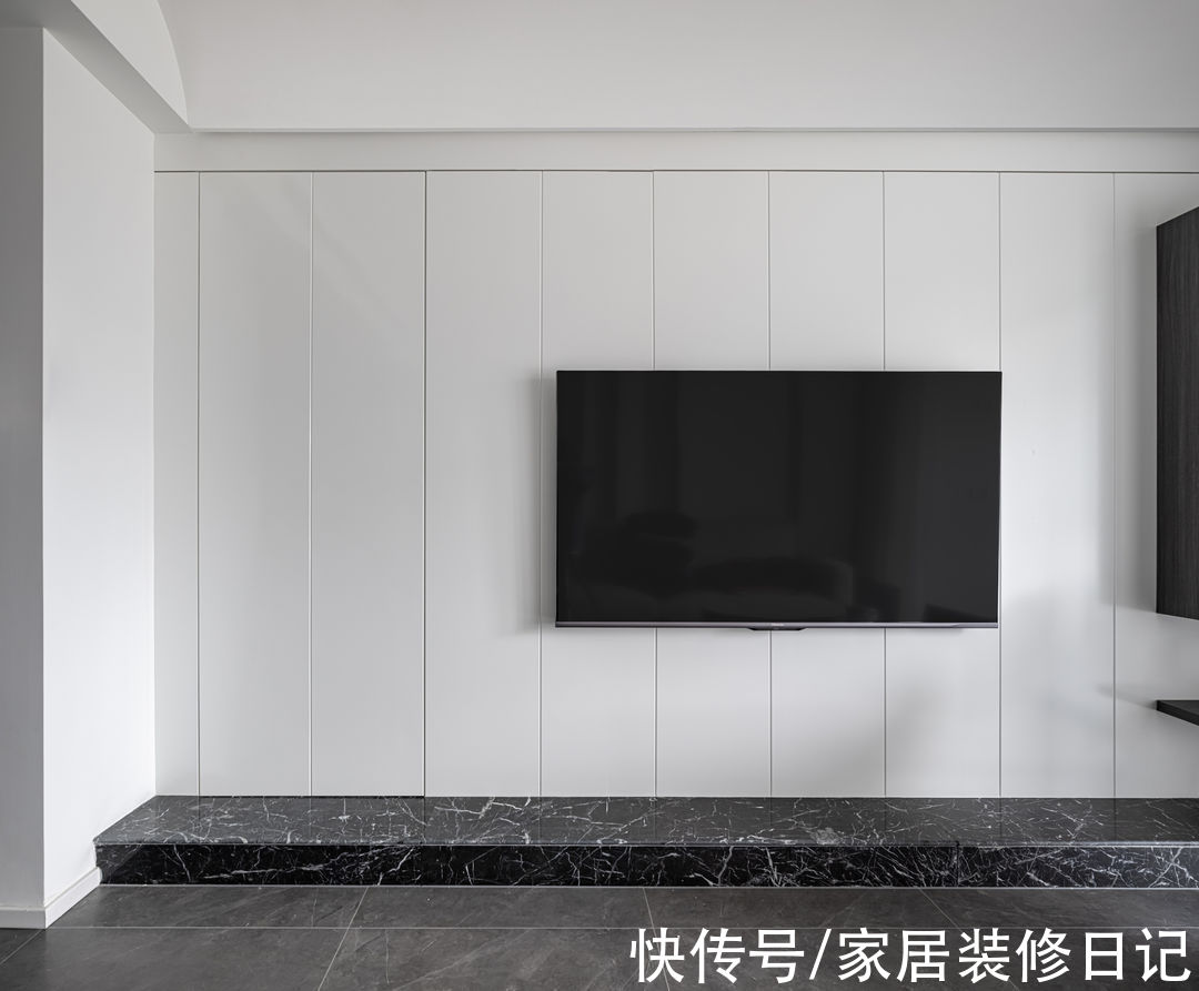 背景墙|南京140㎡新房装修，艺术漆+弧线半吊，简单却有藏不住的高级感