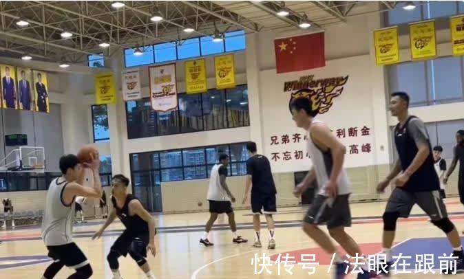 雅尼斯|宏远分组对抗曝新隐患,广厦新外援首秀让人失望,首钢小将终出头