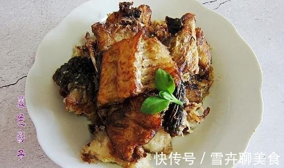 一个菜|老两口的简餐,荤素巧搭配,吃到撑得慌,网友;怎么连皮都吃了