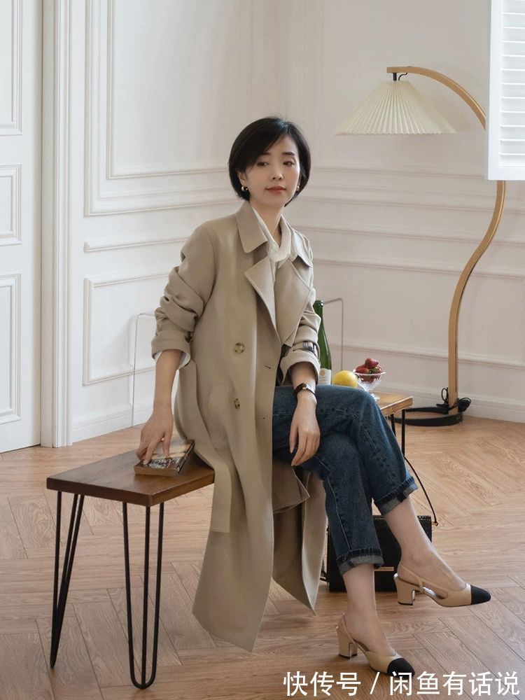 中年女人 有气质的中年女人,开春后都在穿“轻薄风衣”,配裤子裙子都好看