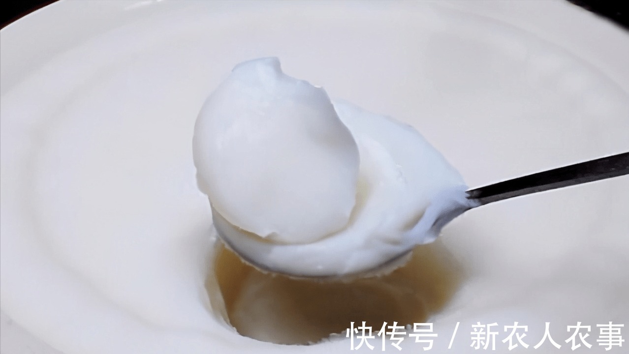 干饭|把猪油当冰淇淋,内蒙古俩小“干饭人”的神操作,让奶奶哭笑不得