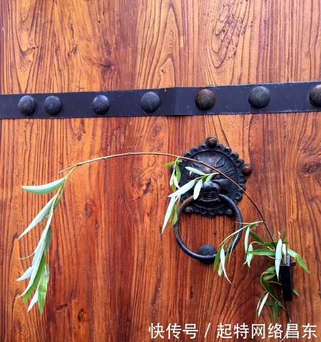 清明|清明祭拜“前三后四,左五右六”,是什么规矩,现在还适用吗?