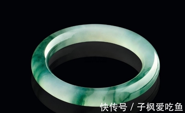 保养#泡水对翡翠的重要性有多大?怎样正确保养水头?进来看就知道!