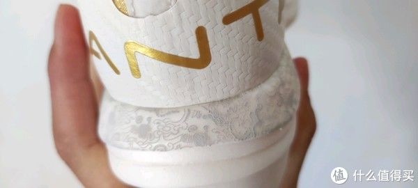 挑灯论鞋|闲来挑灯论鞋 篇六十四:痛点小改,渐趋无敌——C202gt奥运配色开箱及对比