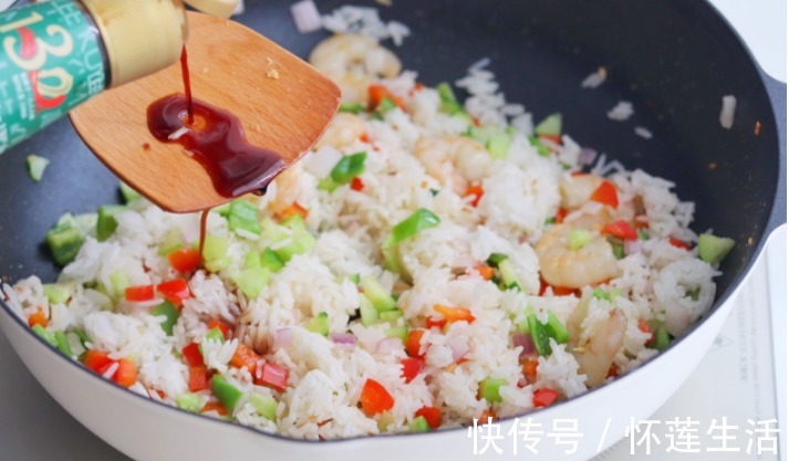 饭店|用剩饭炒一盘咖喱饭，在家也能吃出饭店的味道，连吃2碗都不够