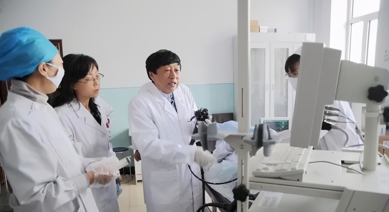 红肉|17岁男孩,一天跑8次厕所,医生查出原因,父母抱头痛哭不相信