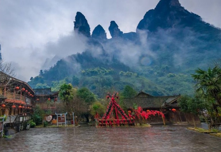 中国保存最完好的苗寨，藏在峡谷仙境之中，是湘西最美的风景