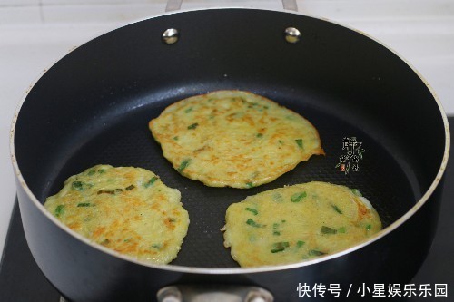  土豆|土豆如此做，柔软香嫩，是菜又是饭，快手早餐，它是首选