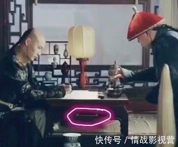 |搞笑穿帮镜头:皇上您画画的时候就把手机放下吧以免伤到龙体