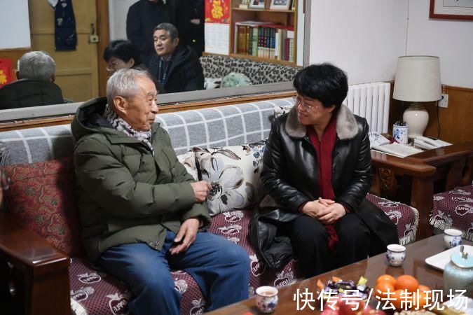 新春|孙晋梅代院长节前看望慰问离退休老干部