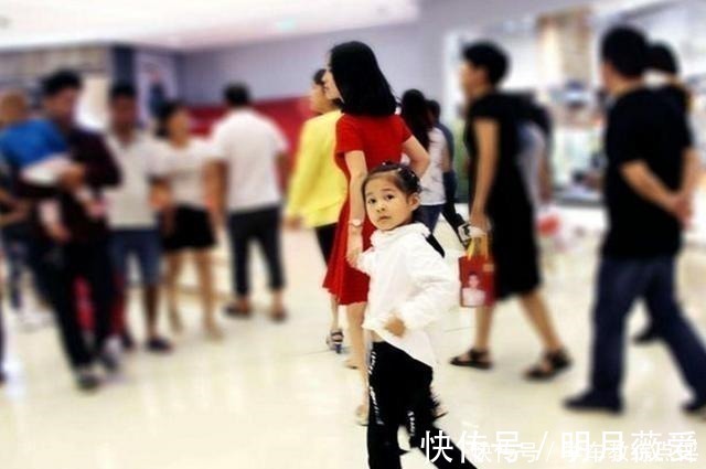 人贩子|4岁男童落入人贩子手,孩子喊出“2个字”,吓跑人贩子机智自救!