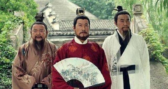 非要|刘伯温不服诸葛亮,非要去砸他的墓,看到留下的东西却立马下跪