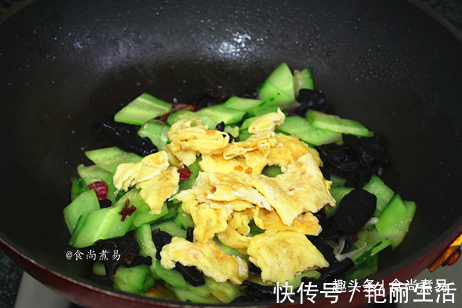 瘦身界|此款低脂菜,妹妹坚持隔天吃一顿,腰围变小了,脸色红润精神好