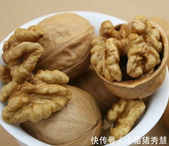 睡眠质量|早上空腹吃3颗核桃，坚持几个月，3大好处“不请自来”，早食早好