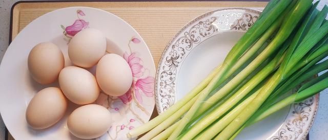 蒜苗炒鸡蛋,先炒蒜苗还是鸡蛋教你小技巧,味道鲜上鲜,太香了