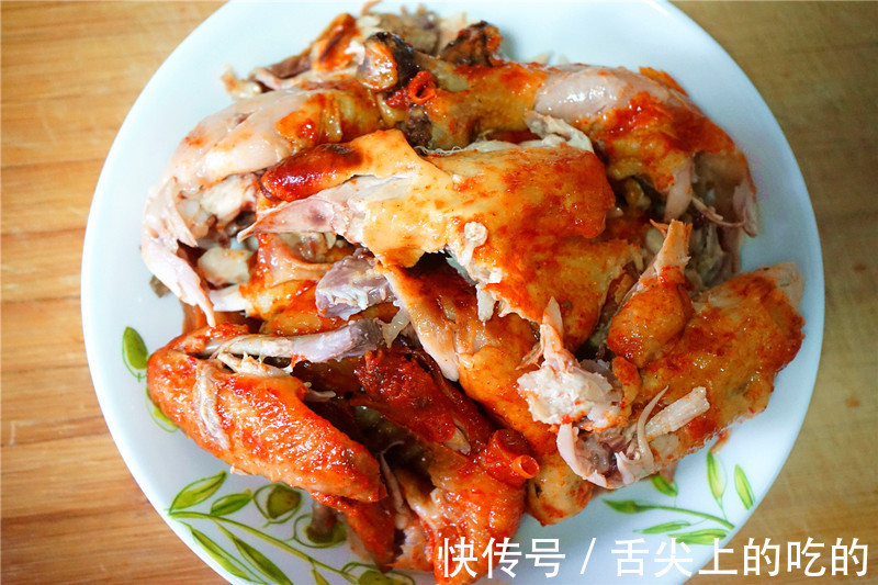 三黄鸡|电饭煲蒸鸡,顺滑可口,醇香脱骨,比烤鸡更香,上桌就被抢光