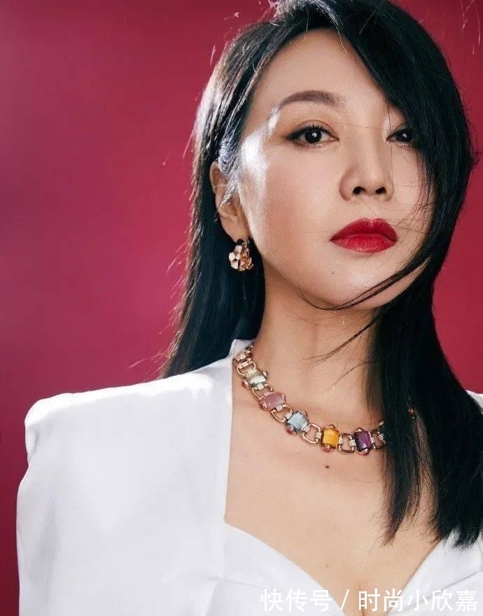 搭配 女人过了45岁,建议少戴这4种“首饰”,显廉价不说还没气质