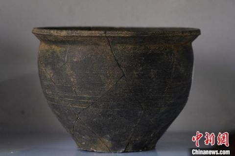  成组|探访中原龙山文化遗存：成组随葬器物有序排列 礼制鲜明