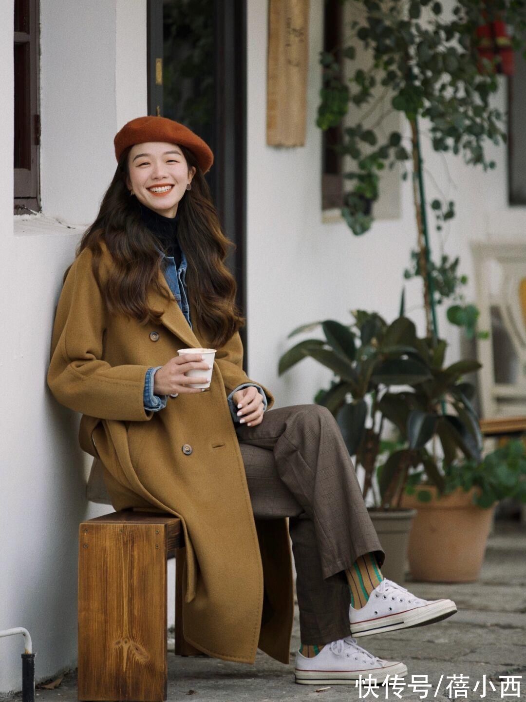 高领 驼色大衣才是当季最in,给你选了4款好看的版型,这么搭简约高级