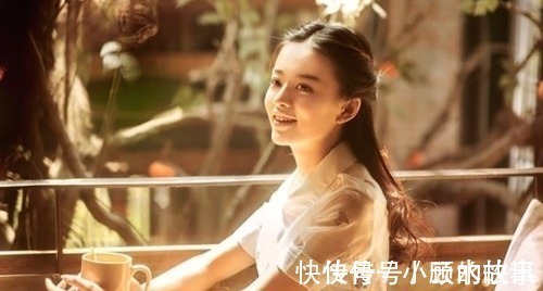 浅秋$眸前风劲飞花扫,眼底寒霜乱绪扬;浅秋诗九首,玉黛留青几缕香