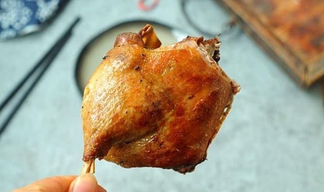孩子馋肉了,给他做个香酥鸭,做法超级简单,酥而不腻满口香