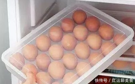 鸡蛋直接放冰箱,秒变毒鸡蛋!很多人不懂装懂,别乱放了!