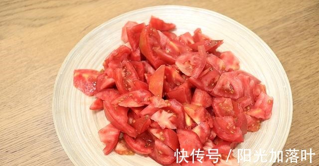 天凉了,强身健体的番茄炖牛肉,一周吃一锅不奢侈,对得起自己!