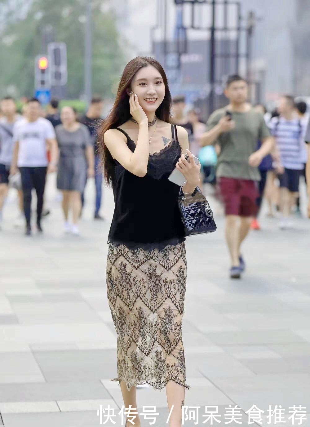 路人街拍, 远看“小土妞”, 细看“白富美”