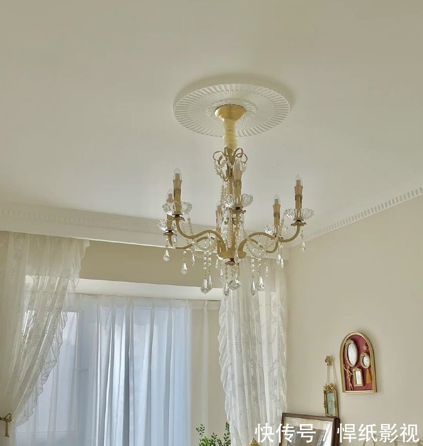 飘窗垫|这是我们见过最浪漫的132㎡法式装修，屋内干净到“一层不染”