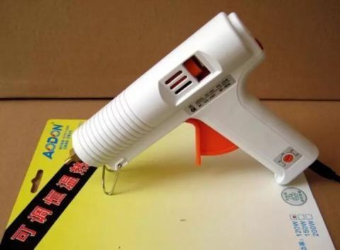 热熔胶枪 鞋子脱胶了怎么办别傻傻用胶水粘,教你1招让鞋子像新的一样!