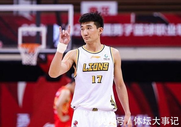 北京队|续约了!北京队31岁悍将留队,场均3.4分专心防守,撞伤过威姆斯