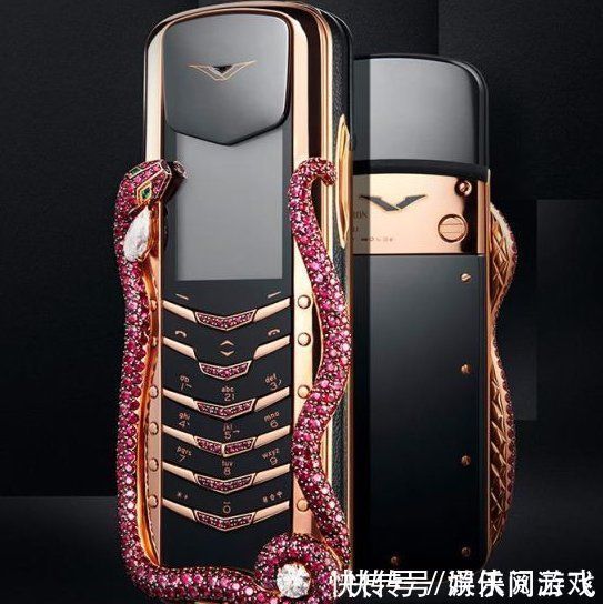 黑金色|VERTU展示新款眼镜蛇手机:配私人管家 售价289万元