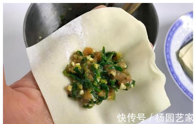 多汁|春天尝鲜,韭菜白菜靠边站,这两种食材正当季,鲜美多汁,别错过