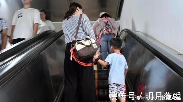 人贩子|4岁男童落入人贩子手,孩子喊出“2个字”,吓跑人贩子机智自救!