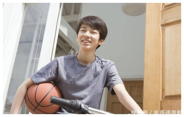 孩子|男孩青春期身高一年飙升15cm,医生:正常,父母这件事功劳大