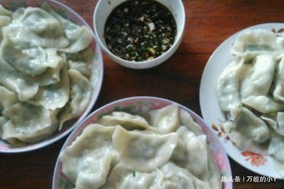 回乡下老家吃饭，婆婆做饺子招待，看到碗里的饺子，俺摔了碗筷！