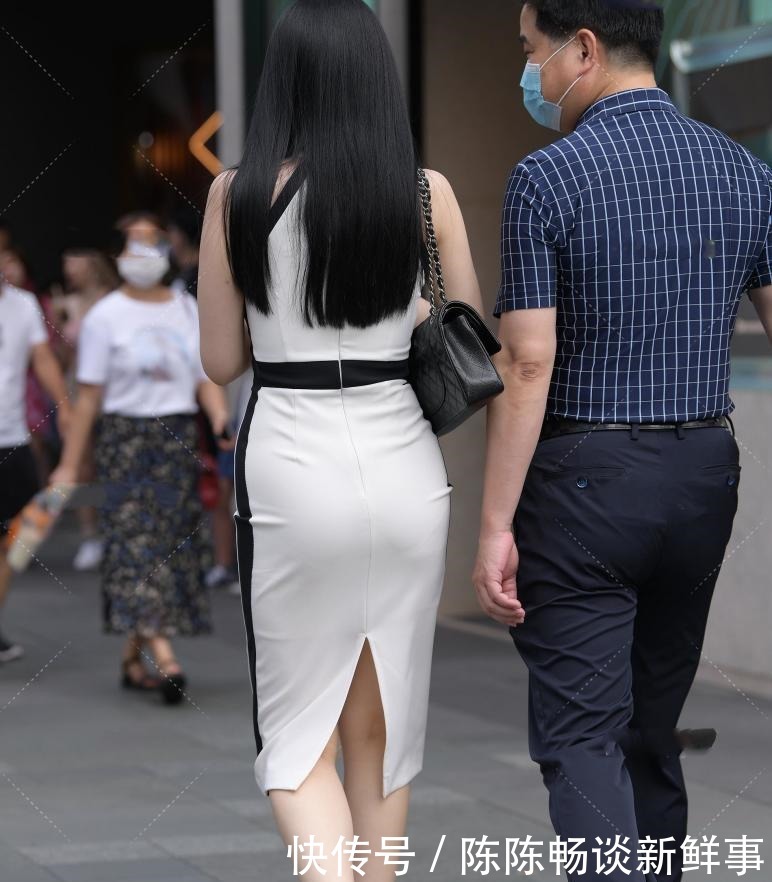 高雅|白色黑色连衣裙,高雅时尚,凸显线条