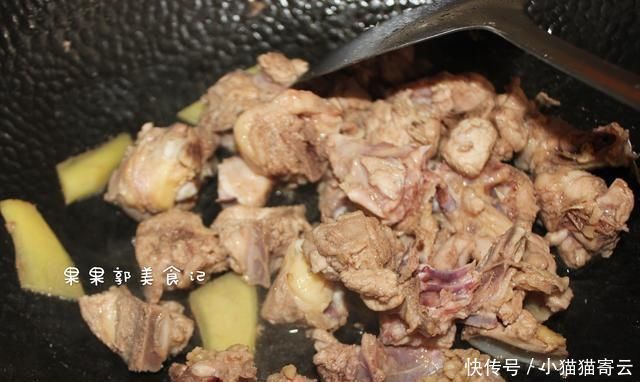 鸡肉|医生不会告诉你,它是天然健脾祛湿药,对湿气重有奇效,不懂亏了