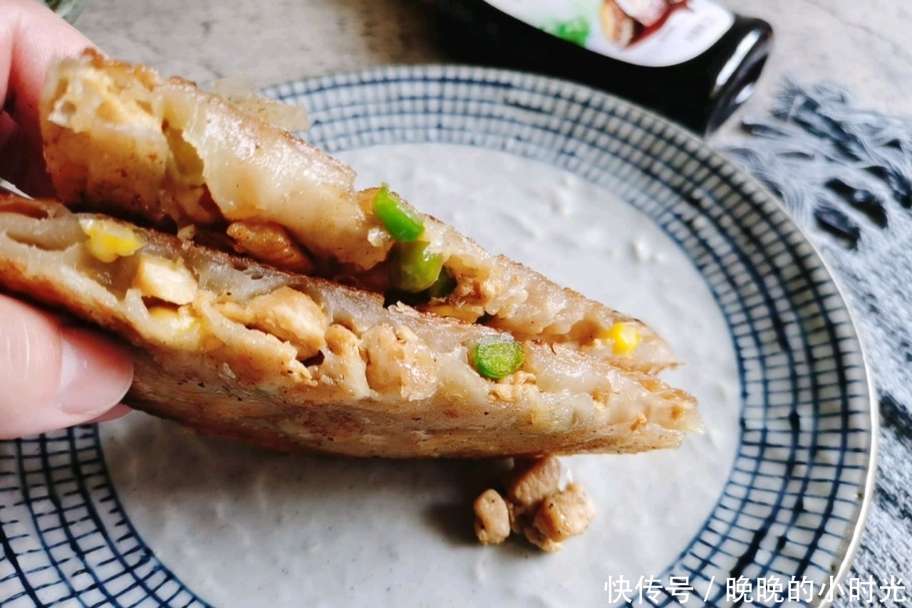 不和面，不揉面，轻松做出外酥里软的鸡肉饼，1块鸡胸肉就能做好