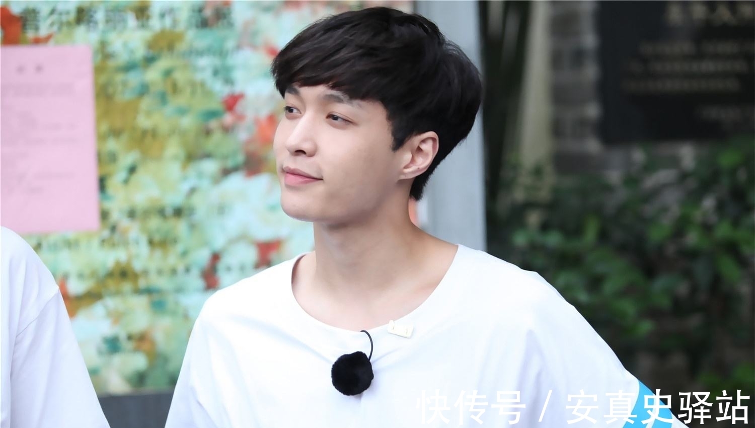 张艺兴|《向往的生活》中，张艺兴的一个举动让他上了热搜，你怎么看？
