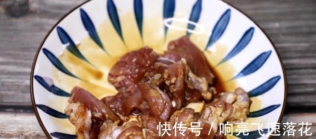 红椒|青瓜别凉拌,跟肉片炒一炒超下饭,清脆爽口不出水,多吃养颜排毒!