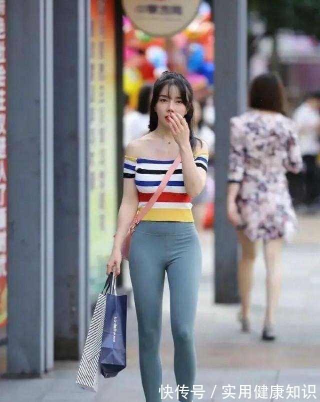 女孩子 打底裤搭配不挑人，凸显与众不同气质，耐看又不过时！