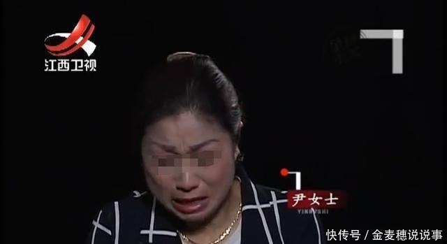 妻子精心打扮去丈夫皮具店,却遭辱骂客户不买东西,是来看女的