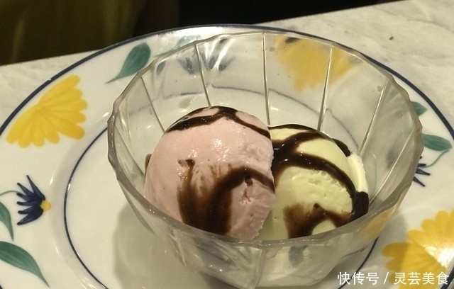 假期妈妈也放假,全家出去吃西餐,131元点了9种食物,比自助划算