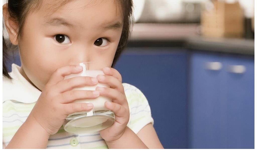 香香|孩子发育慢不能喝豆浆?儿科医生提醒:想孩子长高,3物应忌口