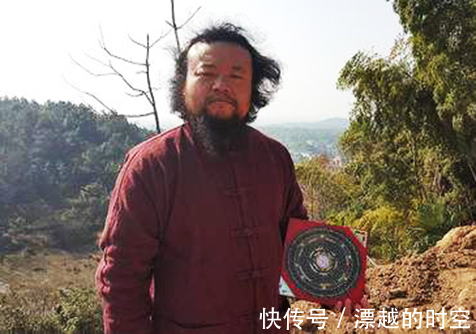 红木|土豪一家三年死9人,无奈请道士看风水,道士掀开床板,他乐开花