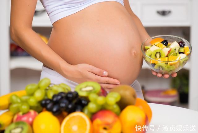 阳台上|孕妈散步一小时未归,丈夫找到时的场景,既生气又心疼